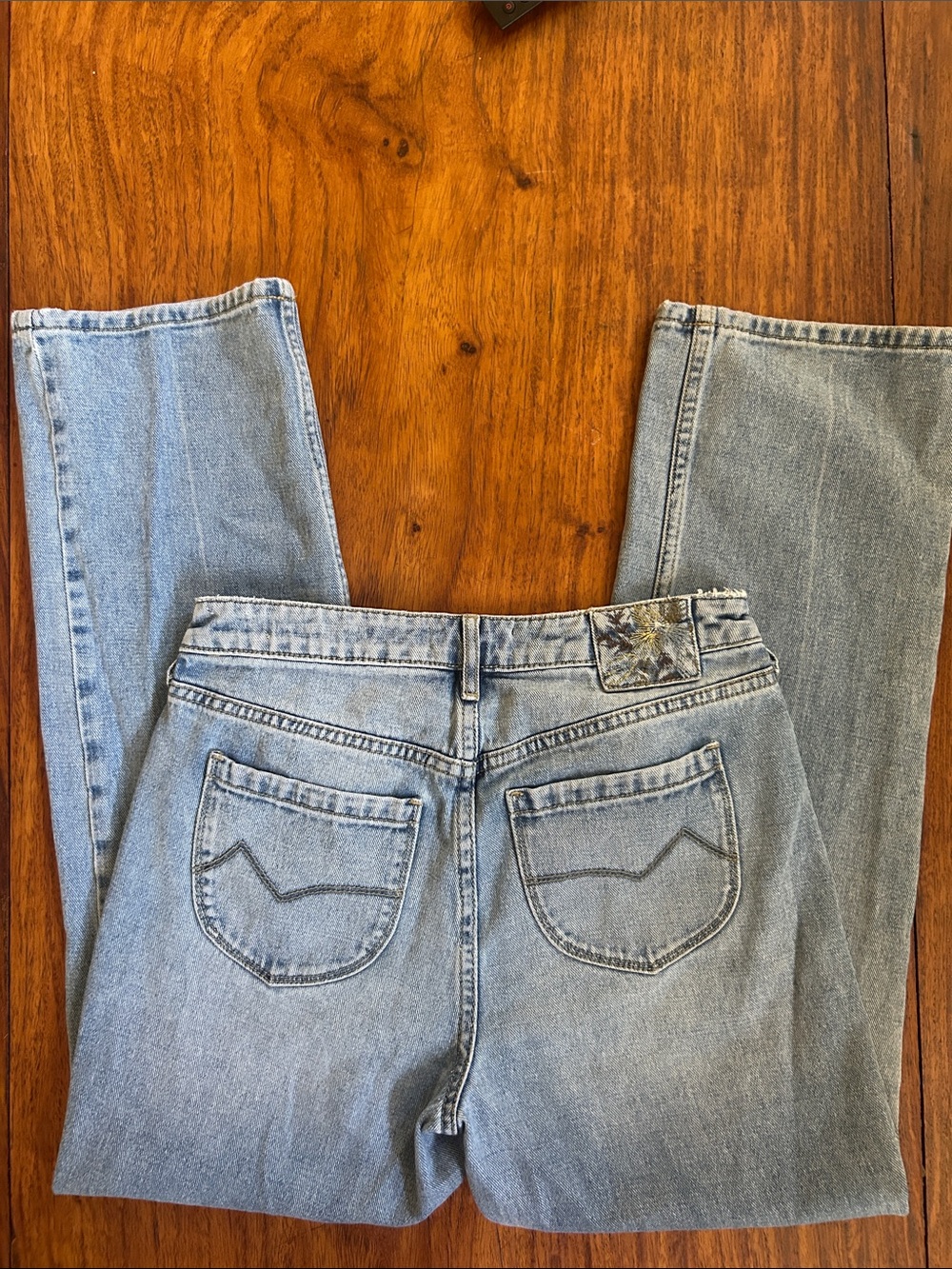 Cleo + Wolf High Rise Straight women’s Jeans, W27/L30 - Picture 2 of 5